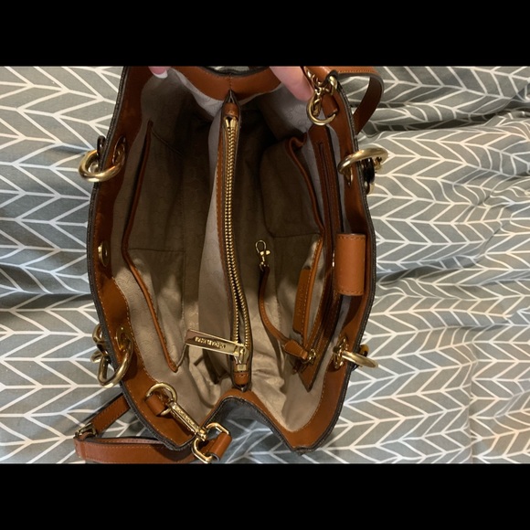 MK Purse - Picture 3 of 7